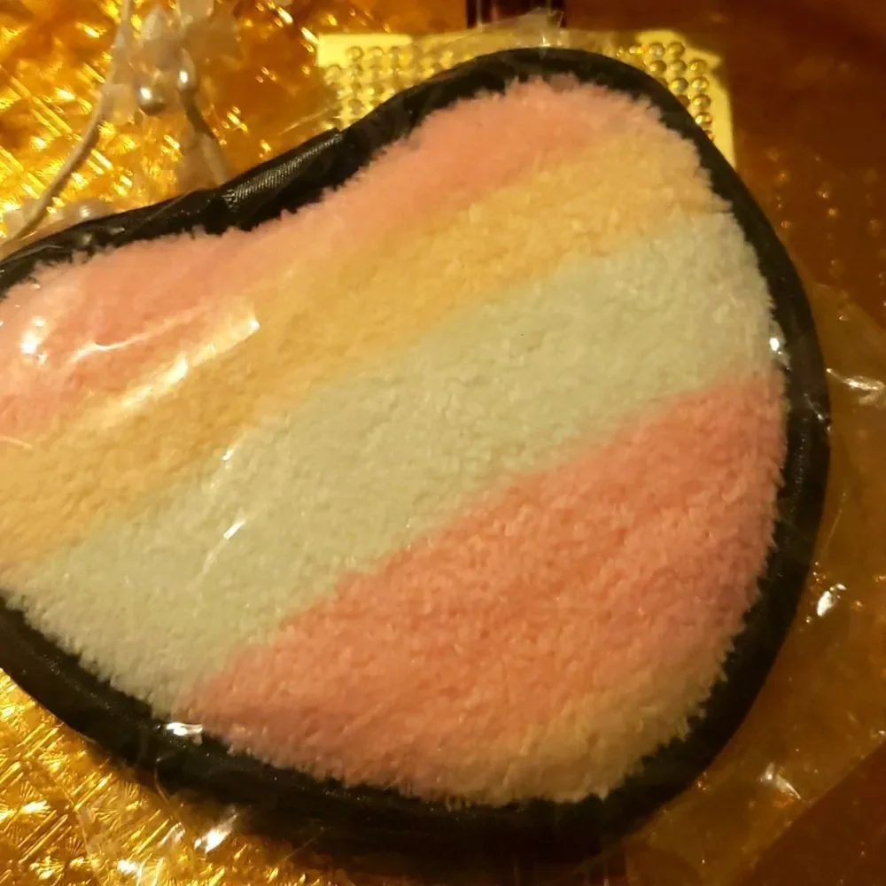 Medusa Makeup Rainbow Heart Makeup Remover Towel NWT